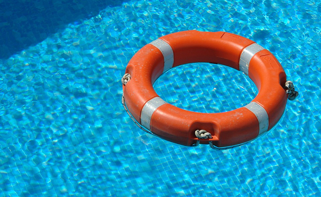 Sécurité de la piscine privée : réglementation et conseils