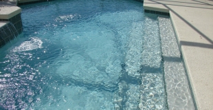 L'eau de ma piscine est calcaire, comment régler le problème ?
