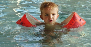 Comment prévenir le risque de noyade d’enfants dans une piscine privée ?
