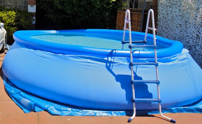 La piscine autoportée ou piscine gonflable : avantages, inconvénients, coût