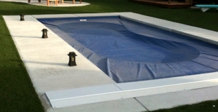Comment choisir une bâche pour sa piscine ? Utilisation et coût