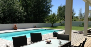 Combien coûte une piscine coque en tenant compte du transport ?