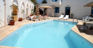 Comment faire baisser ou monter le pH de l'eau de la piscine ?