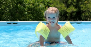 Construire une piscine à pas cher : quelles solutions ?