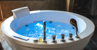 Quelles différences entre un Spa, un Jacuzzi et un bain à remous ?