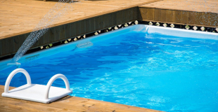 Remise en eau d’une piscine hors sol après l’hiver : procédure et précautions